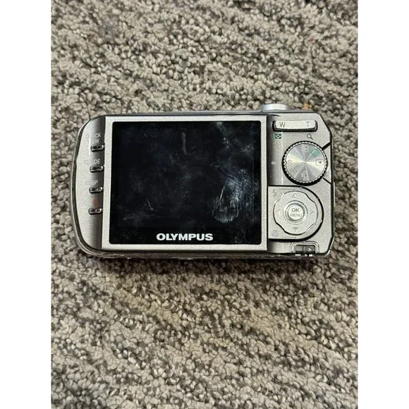 Olympus Stylus 800 8MP Digital Camera - W/Battery Tested & Working-1 GB Card
